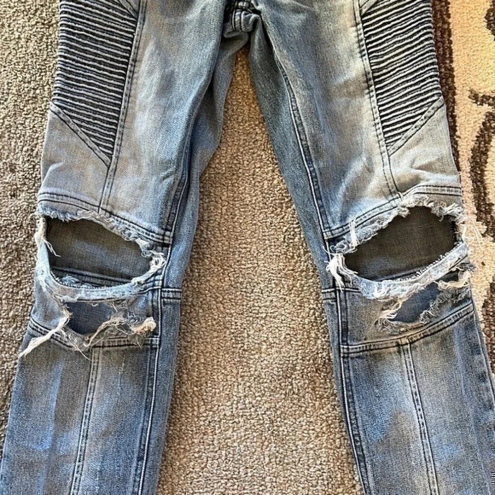 Pac Sun raw edge jeans size 30X30